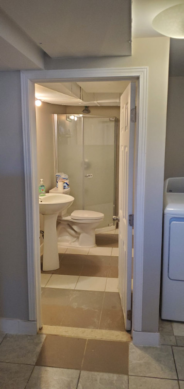 Etobicoke Basement Room For Rent in Room Rentals & Roommates in City of Toronto