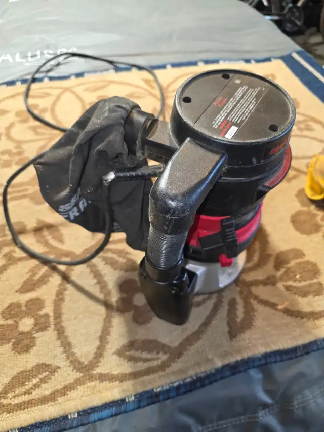 CRAFTSMAN ROUTER AND BITS539347351430113281
