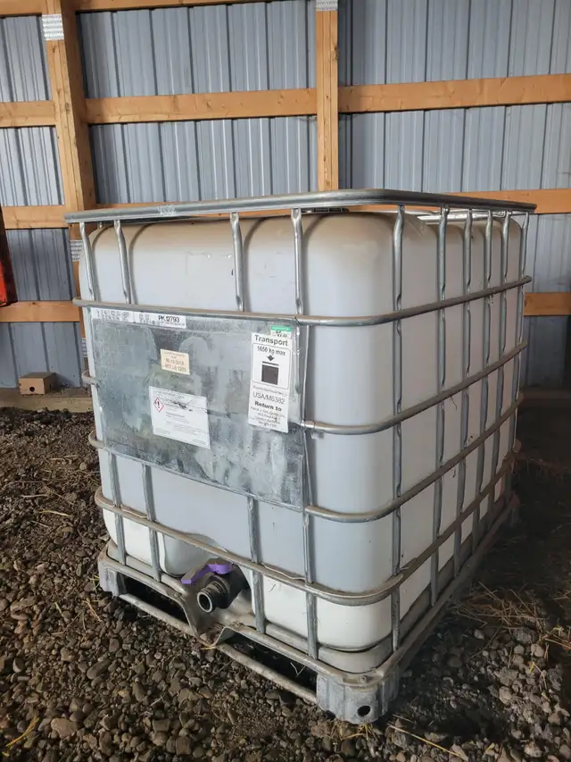 Empty Tote Container in Other in Portage la Prairie - Image 2