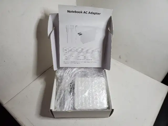 Aukiss Laptop AC Adapter white brand new/adapteur pour portable in Other in West Island - Image 3