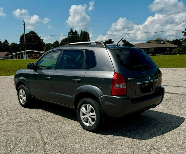2009 Hyundai Tucson for Sale! in Cars & Trucks in Norfolk County - Image 2