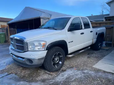 2008 Dodge Ram 1500 4x4 Quad Cab, Short Box 5.7L Hemi 240,727 km 9.25 rear axle with 3.92 gears Clea...