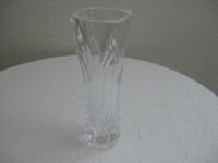 BEAUTIFUL VINTAGE CLEAR CUT GLASS - CRYSTAL ART DECO SMALL VASE