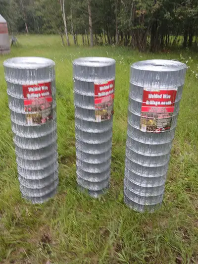 10 New Rolls of Welded Wire Fence 4' X 100' $115 a roll