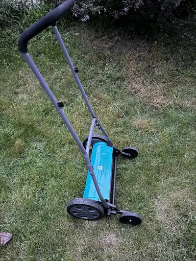 Yardworks 5-Blade Manual Walk Behind Reel Lawn Mower, 18-in, View more