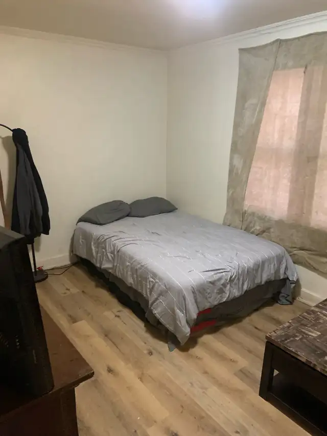 ROOM 4 Rent $600 (Lundys/Drumm