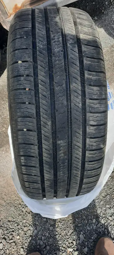 4 Pneus 265/50R20 Nokian Tyres One All-season - Usagé - Bon état (60-70%) 4 x 265/50R20 Nokian Tyres...