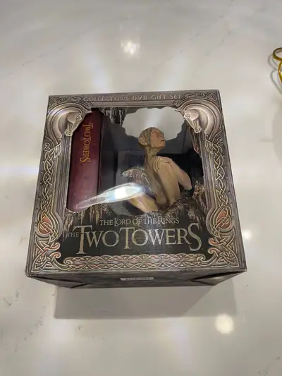 Collectors DVD gift set the Lord of the rings the two Towers.. Posted in buy and sell, cds, dvds, bl...