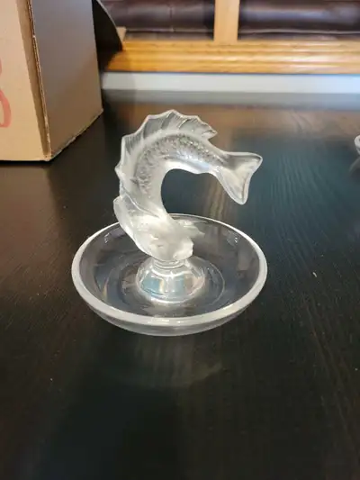 Lalique Frosted Crystal KOI FISH Ring Pin Tray, View more