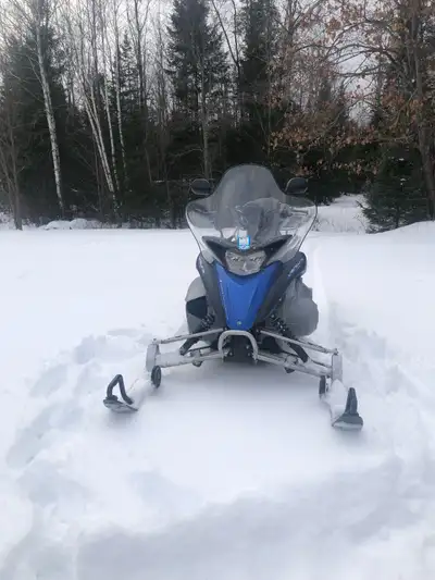2007 Yamaha Venture Lite 500 Reliable 4 stroke Comes with cover Great touring sled New battery 21,00...