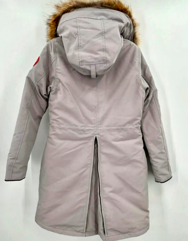 Canada goose- brand new in Women's - Tops & Outerwear in City of Toronto - Image 2