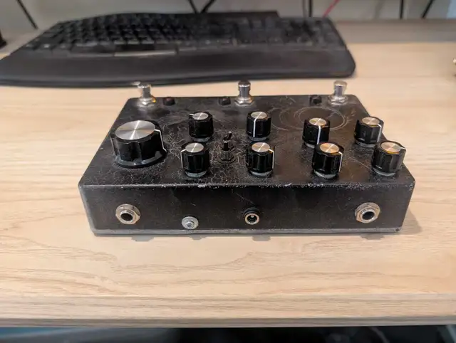 Blackhawk Amplifiers Black #1 Octave Fuzz in Amps & Pedals in Thunder Bay - Image 3