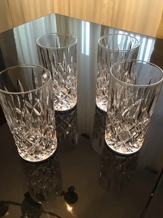 Lovely collection  of Crystal glasses  in Kitchen & Dining Wares in City of Montréal - Image 4