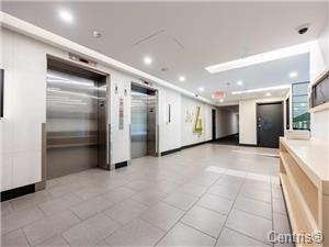 JARDIN WINDSOR CONDO BEAUTIFUL 2 BEDRM GARAGE LOCKER NEAR METRO — photo 1
