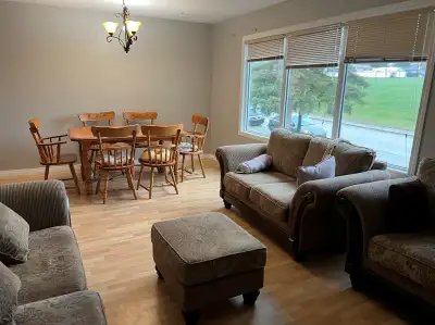 South Wood 3 bed room main floor for rent