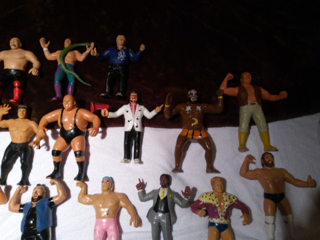 Large Collection of LJN WWF WWE Wresting Figures 1980's LO PRICE dans Art et objets de collection  à Région d’Oakville/Halton - Image 3