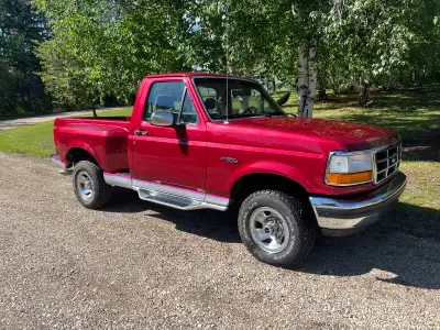 1992 Ford Flare side 4x4 5.0 V8 Original paint. Fully loaded XLT w/ power windows, locks, cruise, A/...