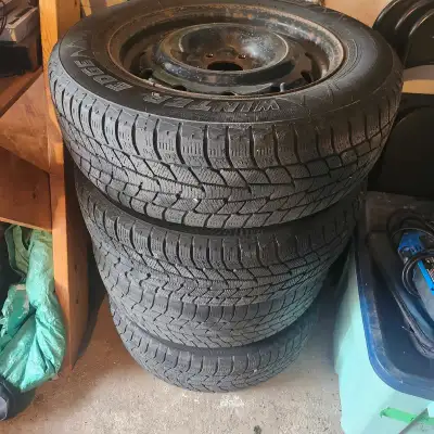 Winter Tires on rims 205/65R16