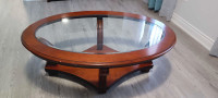 Solid wood Coffee table with 2 end tables like Brand new 