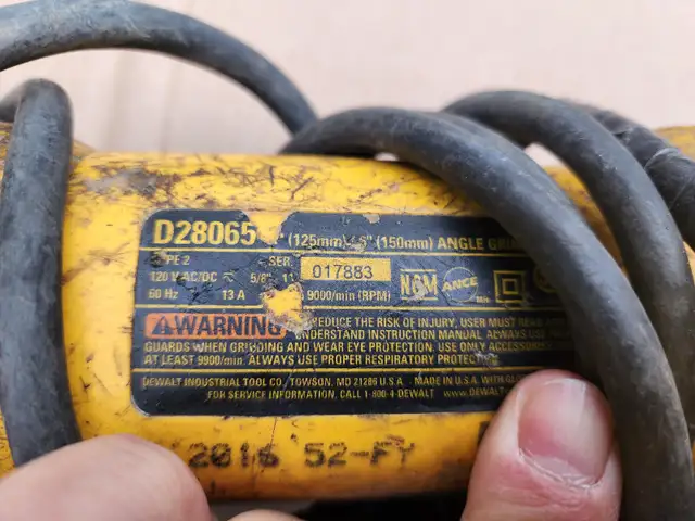 DeWalt D28065 Angle Grinder (125mm)423430576868567044