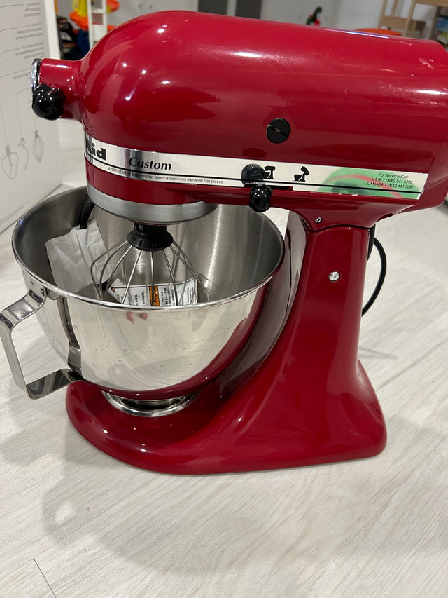 Kitchen Aid stand mixer in Red  in Other in Mississauga / Peel Region - Image 2
