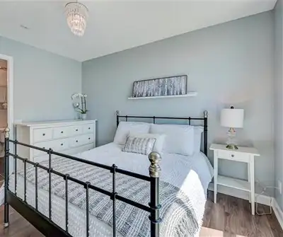 Beautiful Furnished Room for Female – Whitby (Brock & Manning) Available May 1 Large furnished priva...