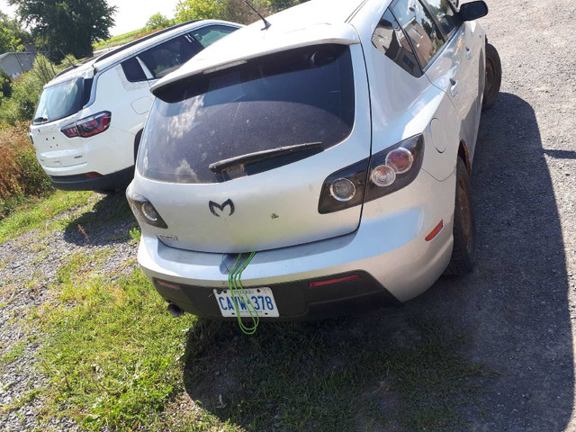 2008 mazda 3 hatchback in Cars & Trucks in Ottawa - Image 2