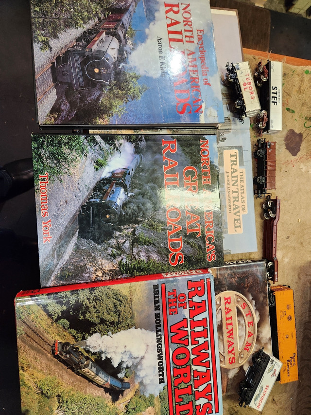 11 railway books plus 6 model wagons (Sold pending Pick up) in Non-fiction in Markham / York Region