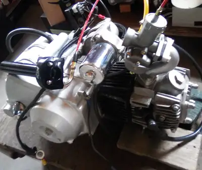 Complete 110 cc engine , Honda clone fits atv , dirt bikes and most Honda cubs . - low hours , - sem...