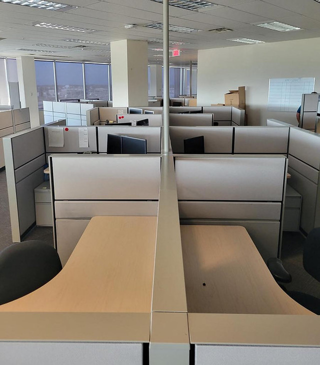 Privacy Office-Excellent Condition-Call Us Now!! in Desks in Kelowna - Image 4