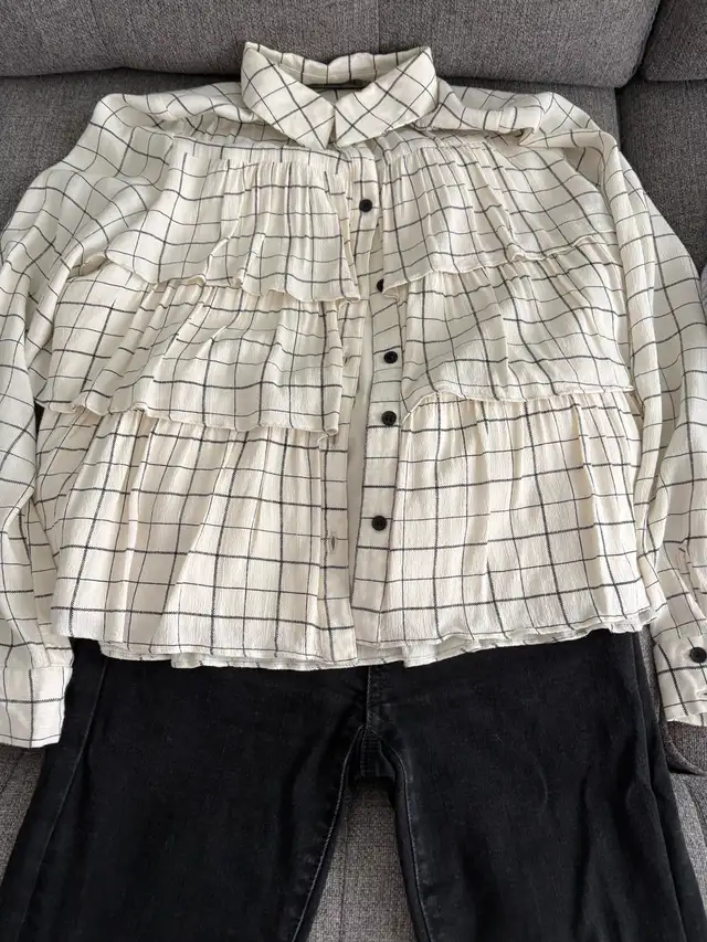 Tops, pants, workout wear, coats in Multi-item in City of Toronto - Image 3