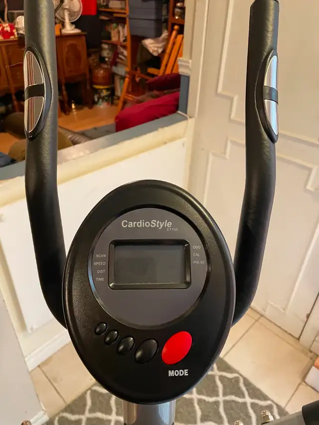 Elliptical machine - Cardio Style ET150 in Health & Special Needs in Longueuil / South Shore - Image 6