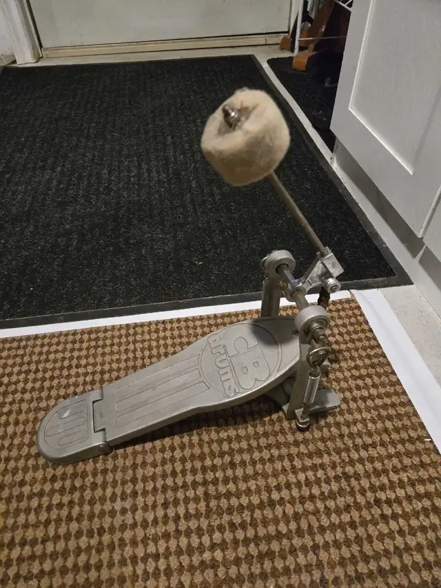 Kick Pedal in Drums & Percussion in Windsor Region - Image 2