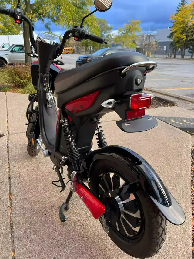 Lightweight EMMO Urban T2 Red | $350 OFF | Up to 100km in eBike in Mississauga / Peel Region - Image 4