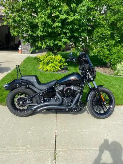2020 Harley Davidson street bob (fxbb) 107ci. Bike has a stage 2 Harley cam with a screaming eagle t...