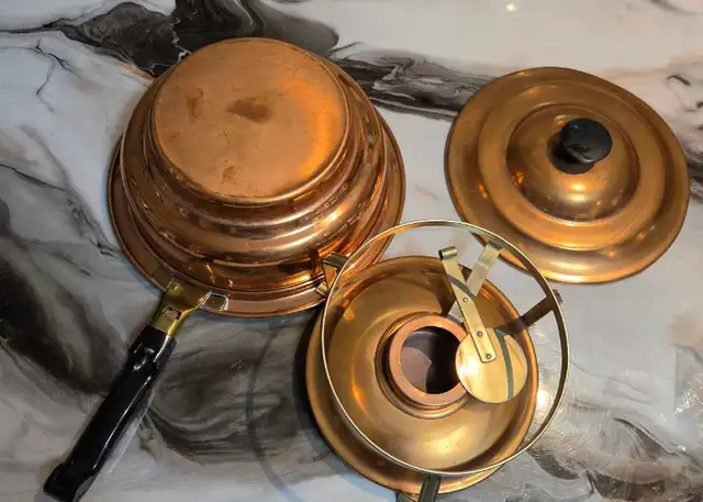 Copper Fondue Pot Set in Kitchen & Dining Wares in Oakville / Halton Region - Image 4