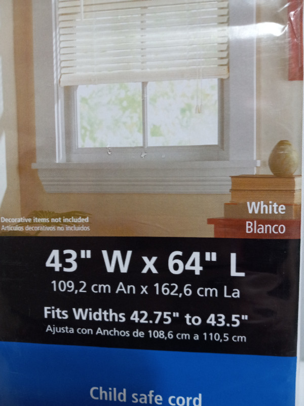 BLINDS, STORES, 43" W x 64" L (Inches)!! 109.2 cm x 162.6 cm dans Habillage de fenêtres  à Ouest de l’Île - Image 3