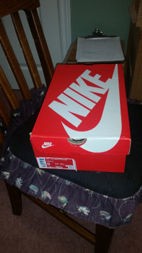 $50 LIKE NEW WMNS NIKE COURT ROYALE AC SHOESUSED ONCE