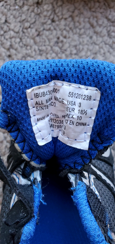 Size 3 Running Shoes in Kids & Youth in Oshawa / Durham Region - Image 4