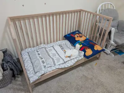 Sniglar Crip and Changing Table, View more
