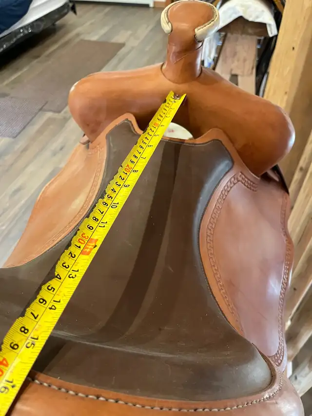REDUCED Custom-made saddle in Equestrian & Livestock Accessories in Penticton - Image 3