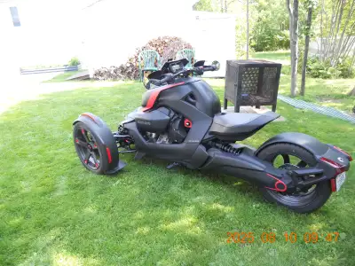 Ryker 900 2020, 26400 km, femme propriétaire, banc confort , barre stabilisatrice, entretien de la t...