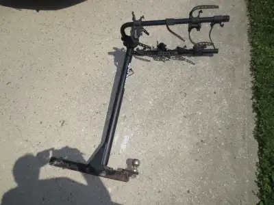 2 inch hitch great shape 2 inch ball keith 204-788-4569