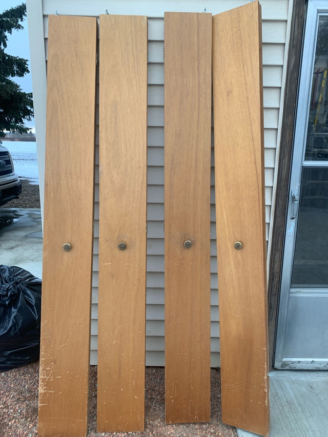 Hollow core ribbon mahogany doors in Other in St. Albert - Image 3