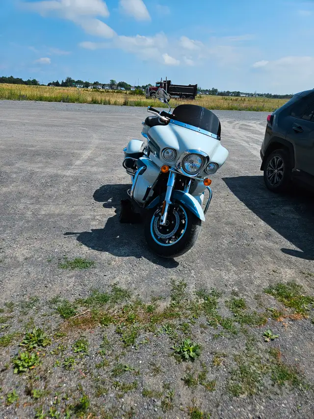 2022 Kawasaki Voyager 1700 in Touring in Kingston - Image 3