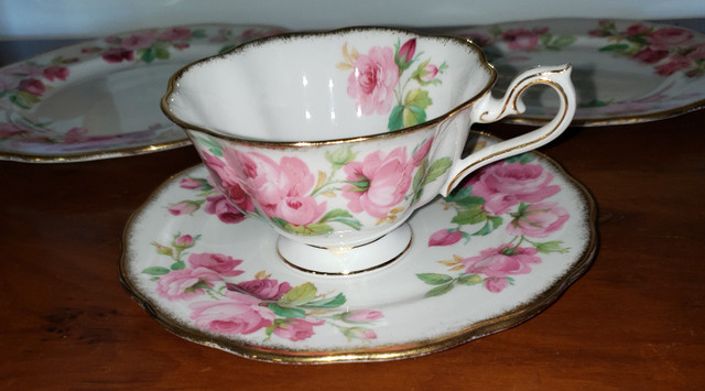 Vintage Royal Albert  Princess Anne  Cup & Saucer   LIKE NEW in Arts & Collectibles in Oshawa / Durham Region - Image 2
