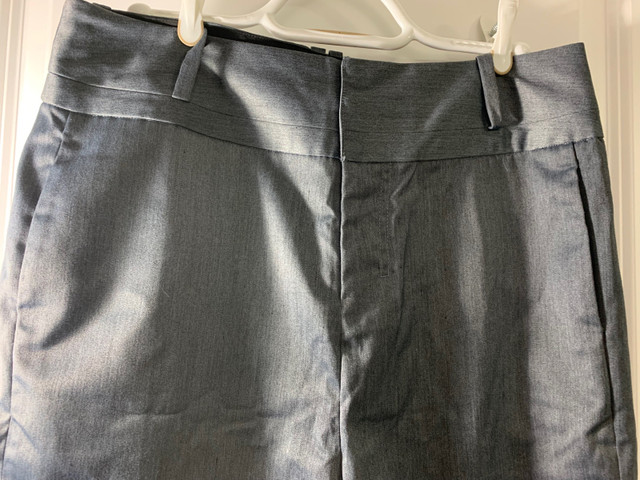Brand New w/tag Initial Women Shorts , Grey, Sz: 3 $59 in Women's - Bottoms in Markham / York Region - Image 2