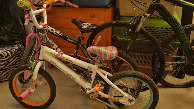 Girls Little Miss Match Bike in Kids in London - Image 5