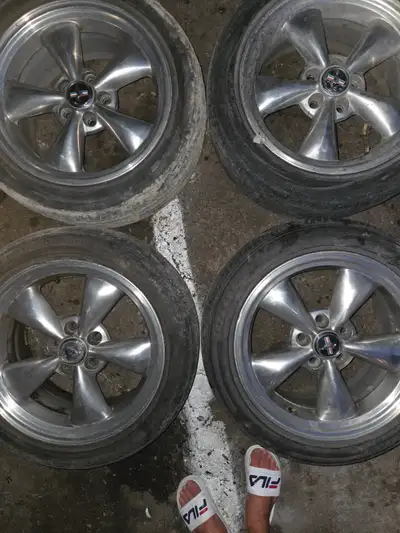 4 Mags Ford Musstang 17"