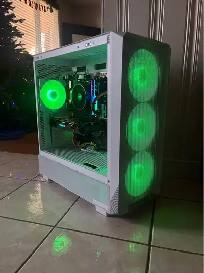 "White Ice" Ryzen 5 2600 | RX 470 | 16GB | 256GB, View more